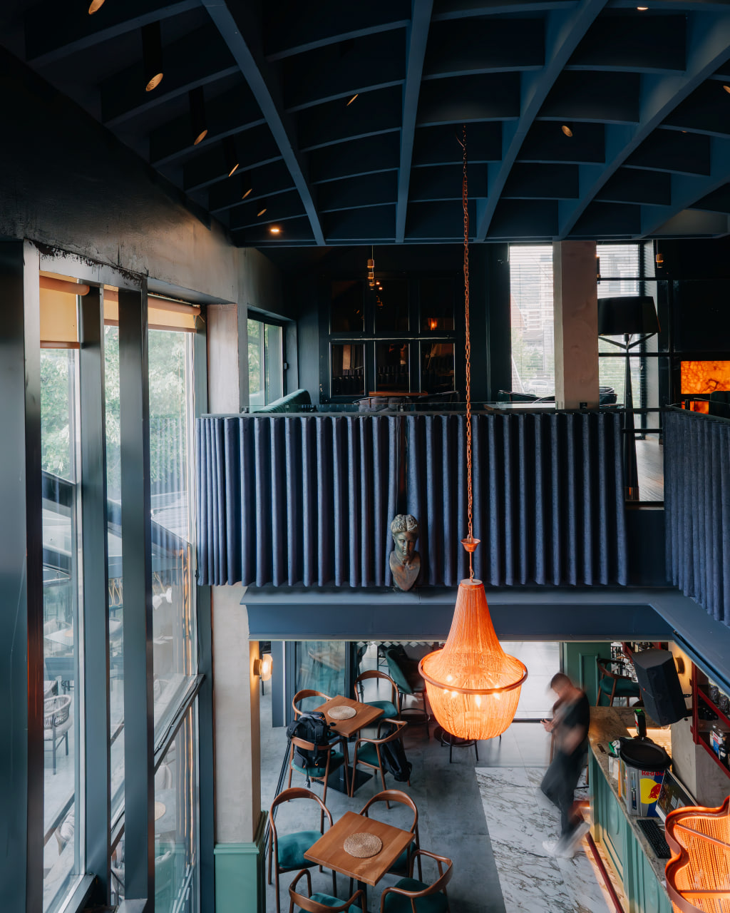 Charm Lounge